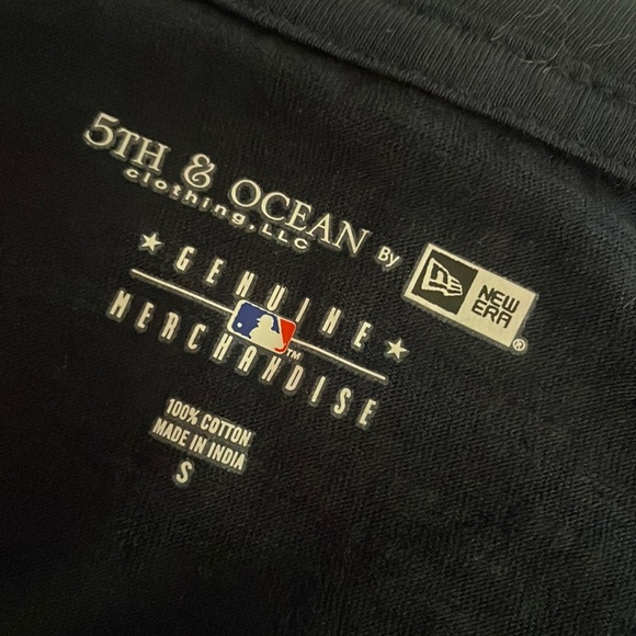 New York Yankees -Navy & Silver sequin Ladies V-Neck, New Era, MLB Baseball - Picture 9 of 16